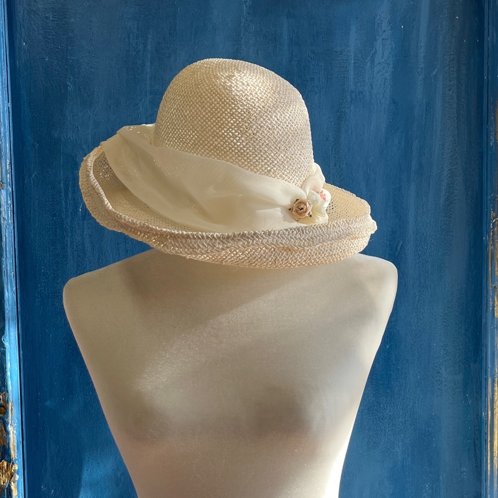 Chic Cream Sun Hat with Floral Detail